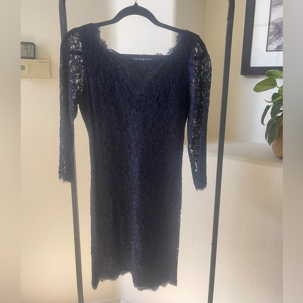 DVF lace long sleeve dress in navy size 8
